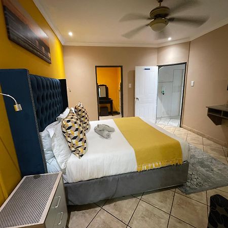 The Yacht House Hotel Hartbeespoort Luaran gambar